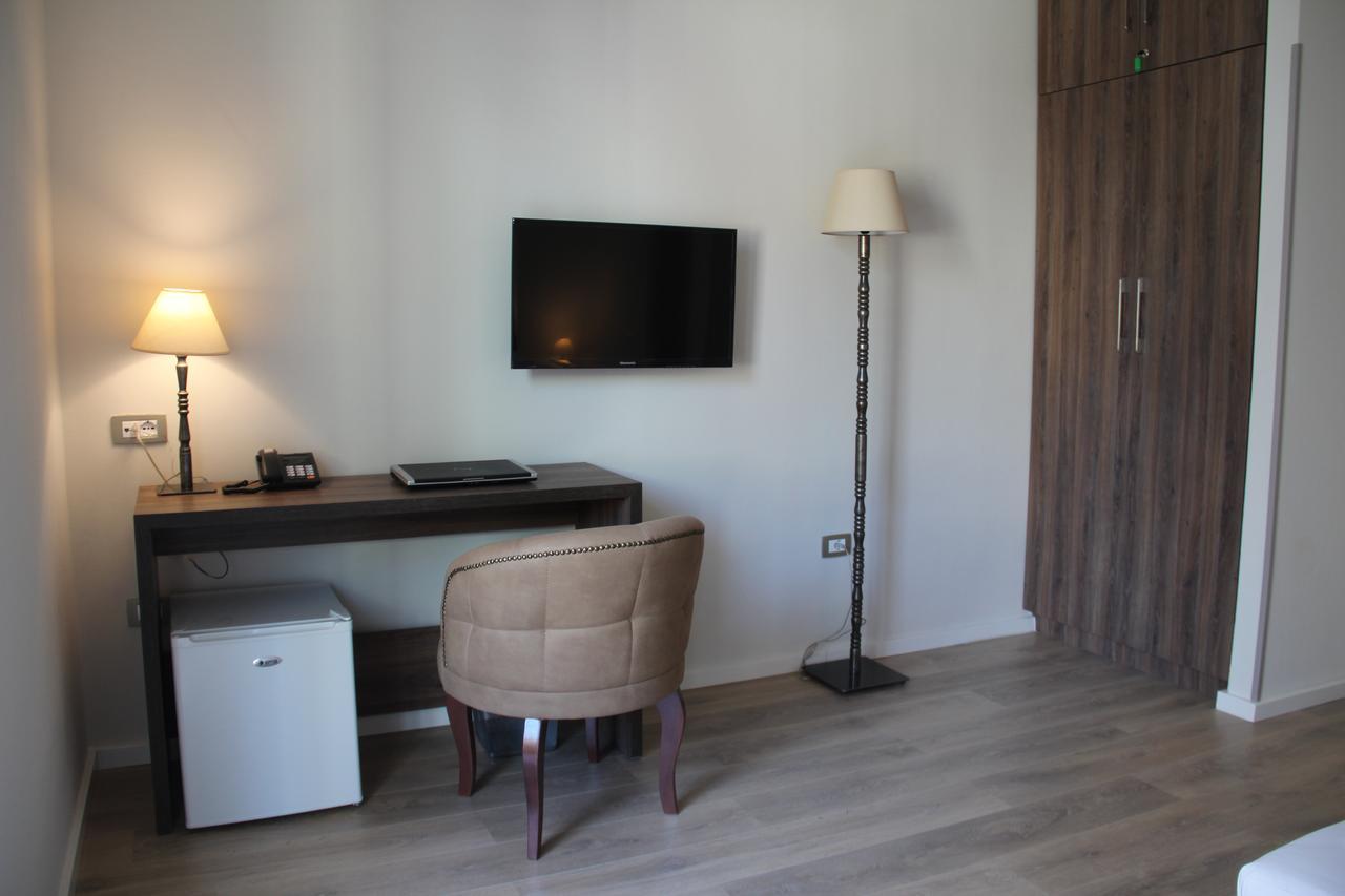 Hotel Hermes Tiranë Ngoại thất bức ảnh