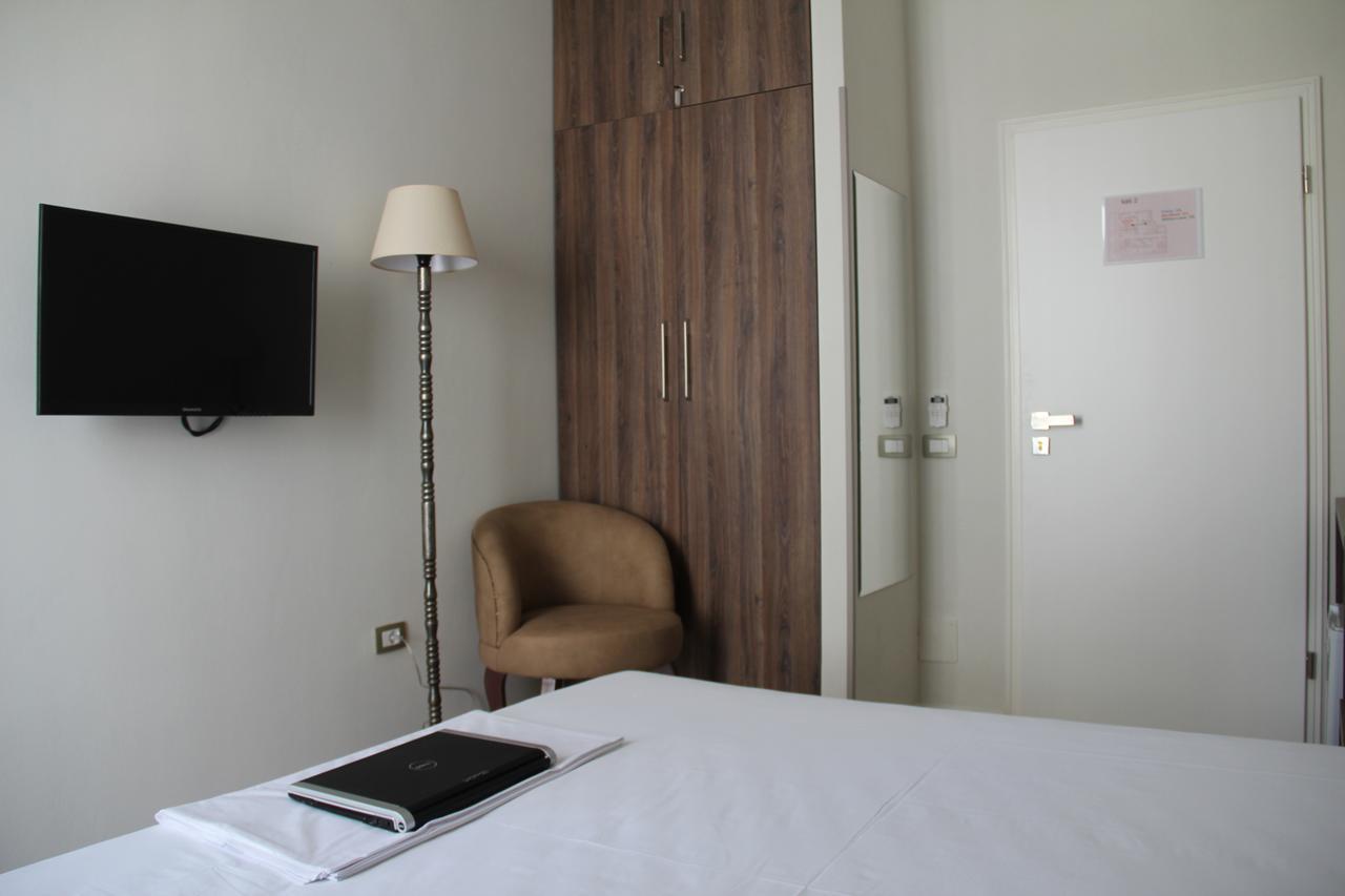 Hotel Hermes Tiranë Ngoại thất bức ảnh