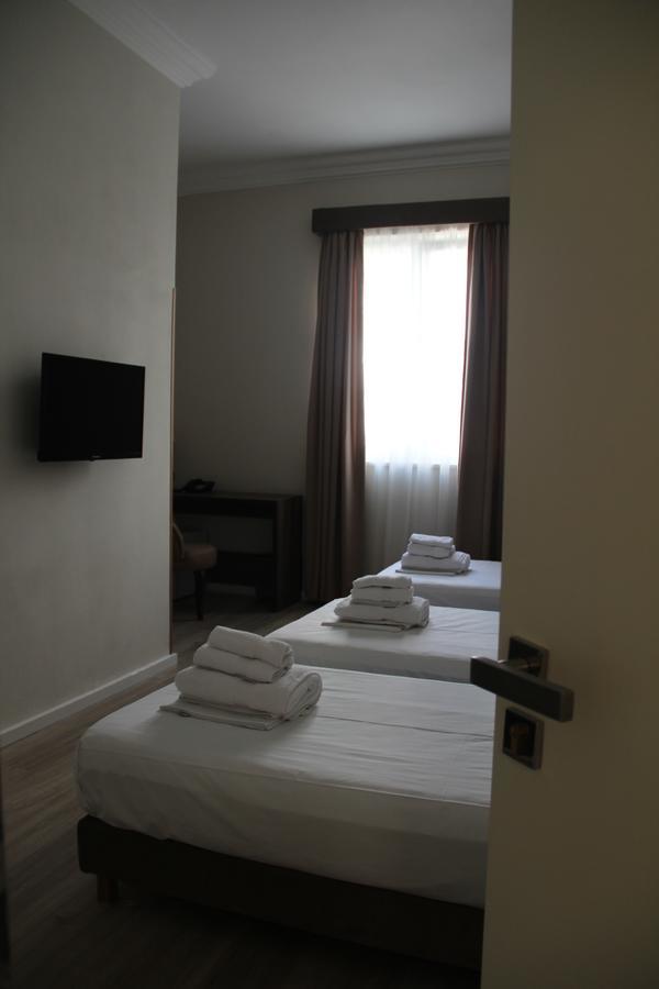 Hotel Hermes Tiranë Ngoại thất bức ảnh