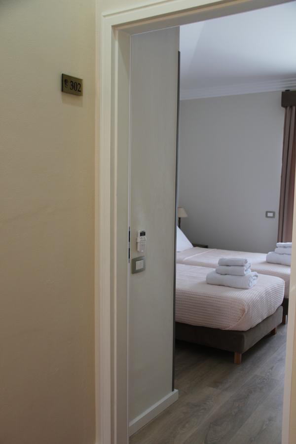 Hotel Hermes Tiranë Ngoại thất bức ảnh