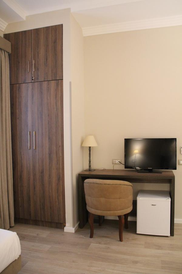 Hotel Hermes Tiranë Ngoại thất bức ảnh
