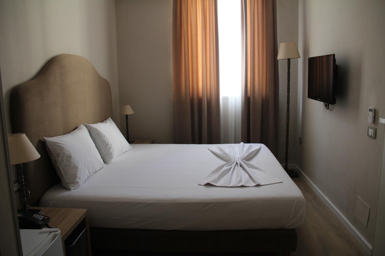 Hotel Hermes Tiranë Ngoại thất bức ảnh