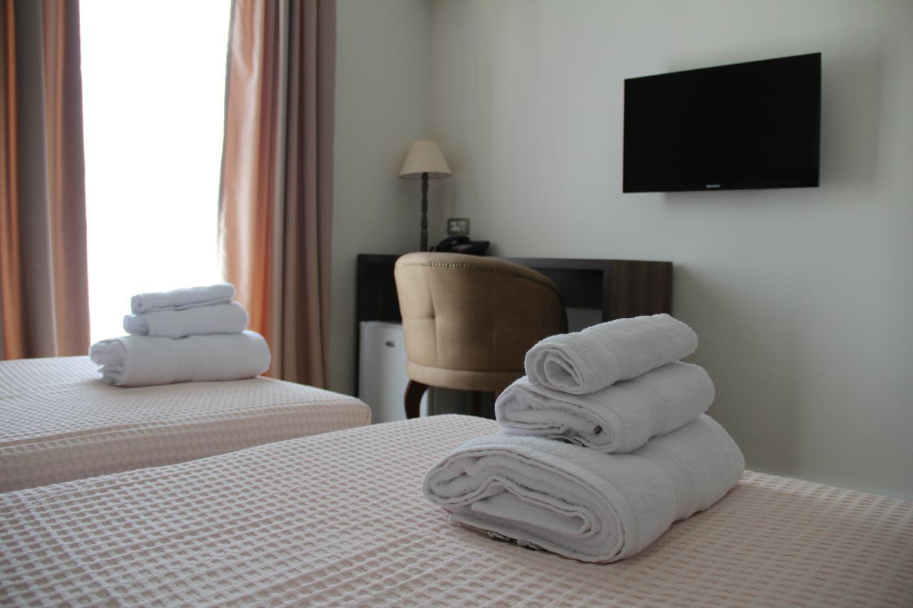 Hotel Hermes Tiranë Ngoại thất bức ảnh