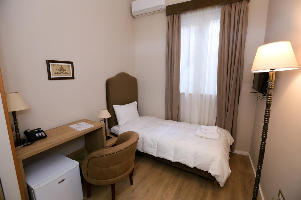 Hotel Hermes Tiranë Ngoại thất bức ảnh